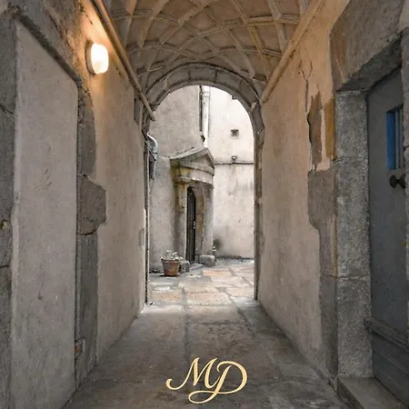 Myd - Le Donjon Apartment *