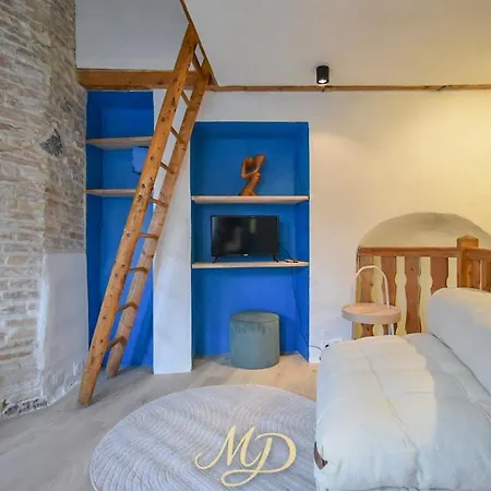 Myd - Le Donjon Apartment *